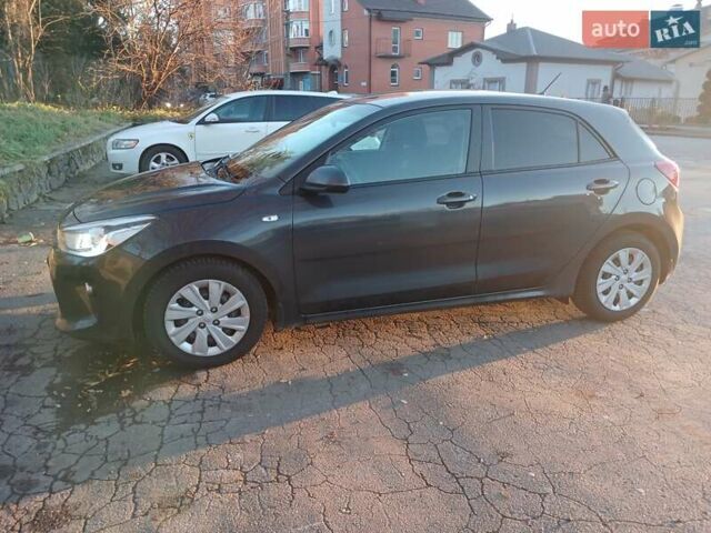 Серый Киа Рио, объемом двигателя 1.37 л и пробегом 125 тыс. км за 12000 $, фото 4 на Automoto.ua