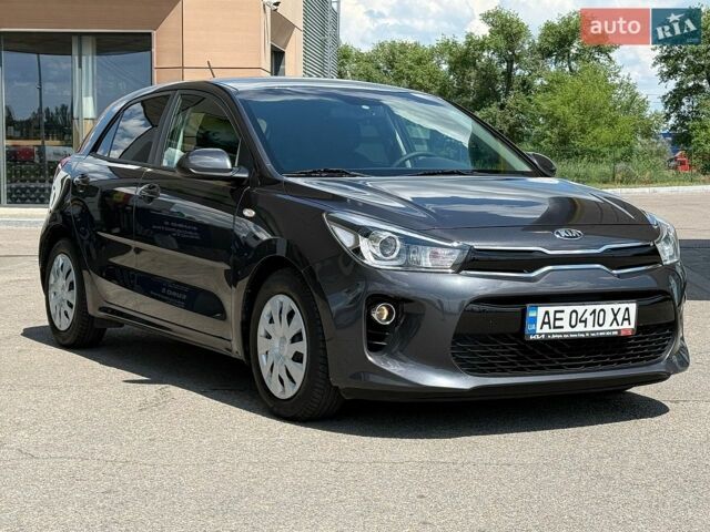 Серый Киа Рио, объемом двигателя 1.37 л и пробегом 64 тыс. км за 14000 $, фото 11 на Automoto.ua