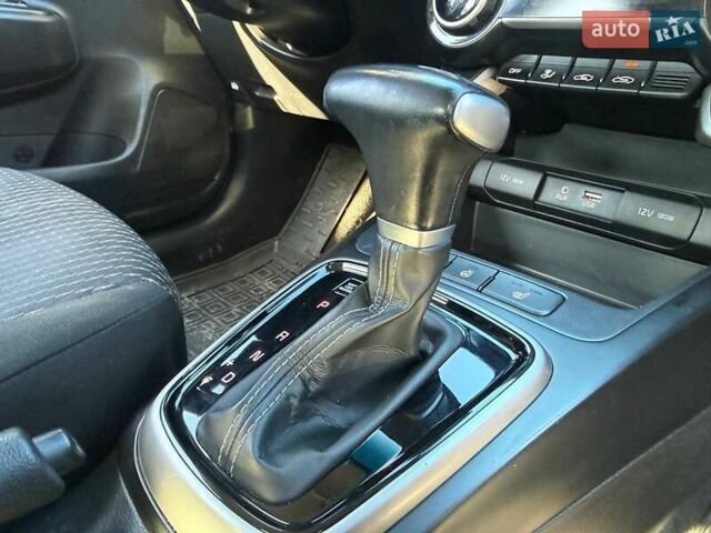 Серый Киа Рио, объемом двигателя 1.59 л и пробегом 84 тыс. км за 14899 $, фото 13 на Automoto.ua