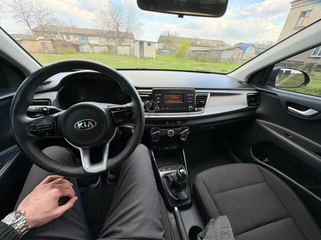 Серый Киа Рио, объемом двигателя 1.2 л и пробегом 87 тыс. км за 10250 $, фото 9 на Automoto.ua