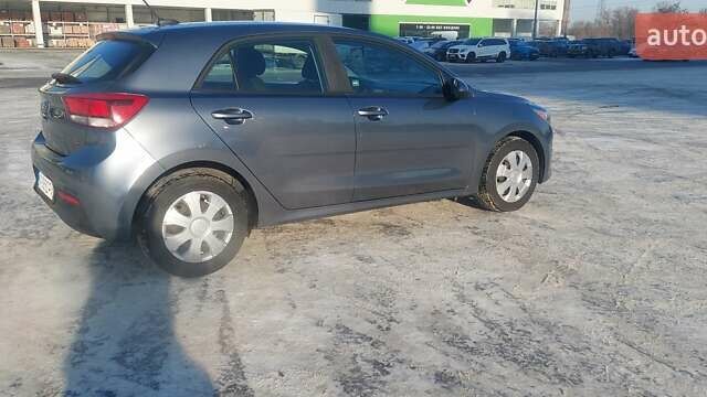 Серый Киа Рио, объемом двигателя 1.59 л и пробегом 171 тыс. км за 12700 $, фото 7 на Automoto.ua