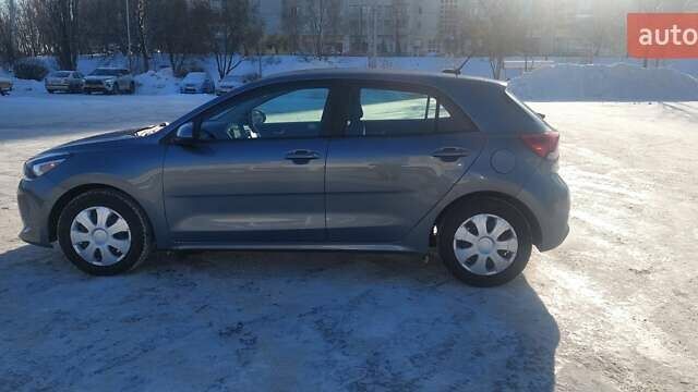 Серый Киа Рио, объемом двигателя 1.59 л и пробегом 171 тыс. км за 12700 $, фото 3 на Automoto.ua