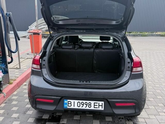 Сірий Кіа Ріо, об'ємом двигуна 1.37 л та пробігом 47 тис. км за 15500 $, фото 12 на Automoto.ua