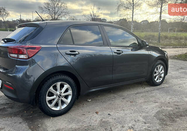 Серый Киа Рио, объемом двигателя 1.37 л и пробегом 73 тыс. км за 14200 $, фото 3 на Automoto.ua