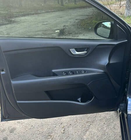 Серый Киа Рио, объемом двигателя 1.37 л и пробегом 73 тыс. км за 14200 $, фото 9 на Automoto.ua