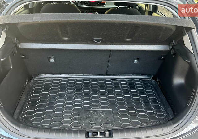 Сірий Кіа Ріо, об'ємом двигуна 1.4 л та пробігом 76 тис. км за 14200 $, фото 8 на Automoto.ua