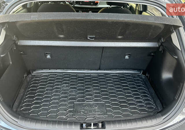 Серый Киа Рио, объемом двигателя 1.37 л и пробегом 73 тыс. км за 14200 $, фото 8 на Automoto.ua