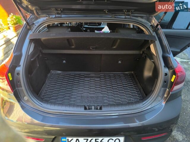 Серый Киа Рио, объемом двигателя 1.6 л и пробегом 49 тыс. км за 15500 $, фото 2 на Automoto.ua