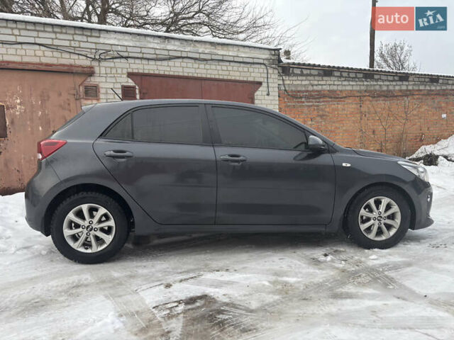 Сірий Кіа Ріо, об'ємом двигуна 1.4 л та пробігом 76 тис. км за 14200 $, фото 3 на Automoto.ua