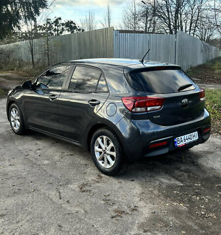 Серый Киа Рио, объемом двигателя 1.37 л и пробегом 73 тыс. км за 14200 $, фото 2 на Automoto.ua