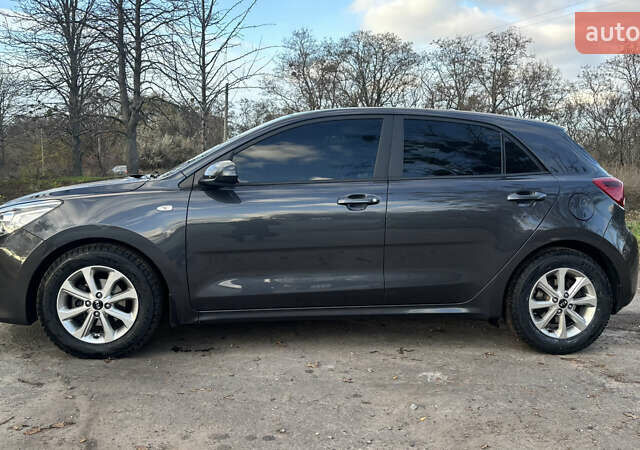 Серый Киа Рио, объемом двигателя 1.37 л и пробегом 73 тыс. км за 14200 $, фото 1 на Automoto.ua