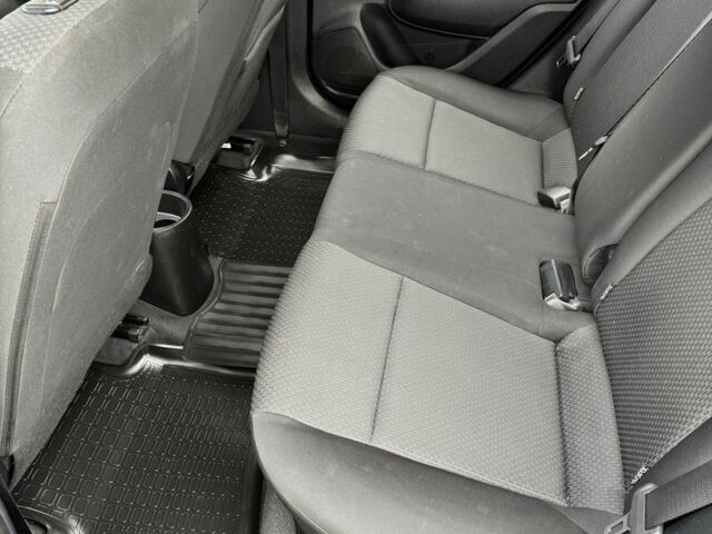 Сірий Кіа Ріо, об'ємом двигуна 1.6 л та пробігом 13 тис. км за 17999 $, фото 12 на Automoto.ua