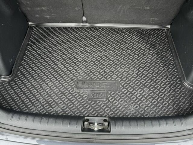 Сірий Кіа Ріо, об'ємом двигуна 1.6 л та пробігом 13 тис. км за 17999 $, фото 9 на Automoto.ua