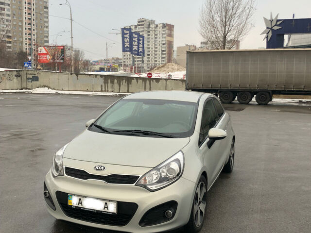 Серый Киа Рио, объемом двигателя 1.4 л и пробегом 61 тыс. км за 10500 $, фото 4 на Automoto.ua