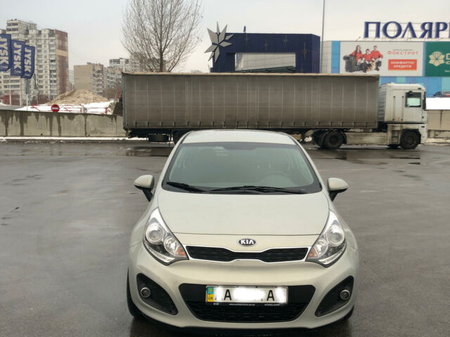 Серый Киа Рио, объемом двигателя 1.4 л и пробегом 61 тыс. км за 10500 $, фото 5 на Automoto.ua