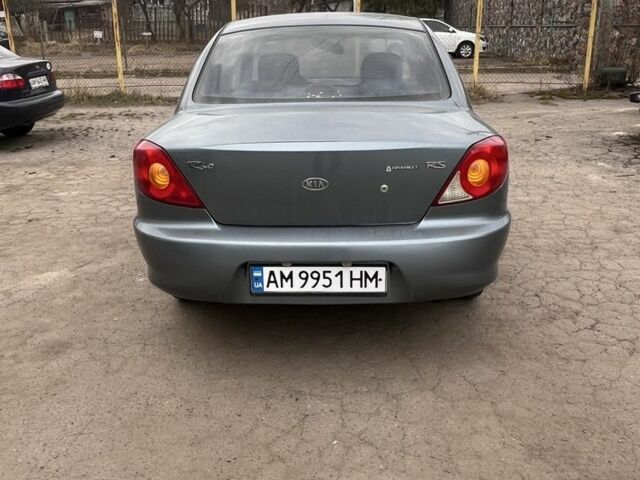 Серый Киа Рио, объемом двигателя 1.3 л и пробегом 352 тыс. км за 1900 $, фото 3 на Automoto.ua