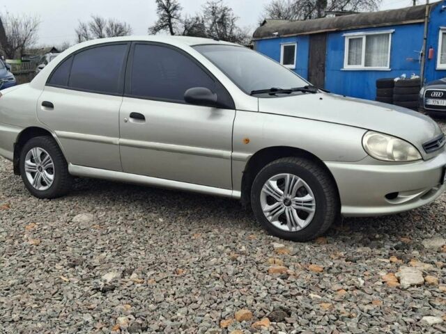 Серый Киа Рио, объемом двигателя 1.3 л и пробегом 230 тыс. км за 2750 $, фото 1 на Automoto.ua