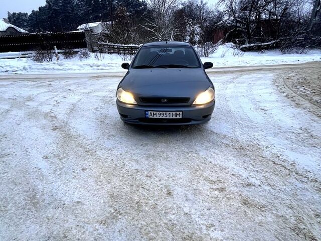 Сірий Кіа Ріо, об'ємом двигуна 1.3 л та пробігом 350 тис. км за 1700 $, фото 5 на Automoto.ua