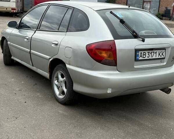 Серый Киа Рио, объемом двигателя 1.5 л и пробегом 250 тыс. км за 1700 $, фото 1 на Automoto.ua