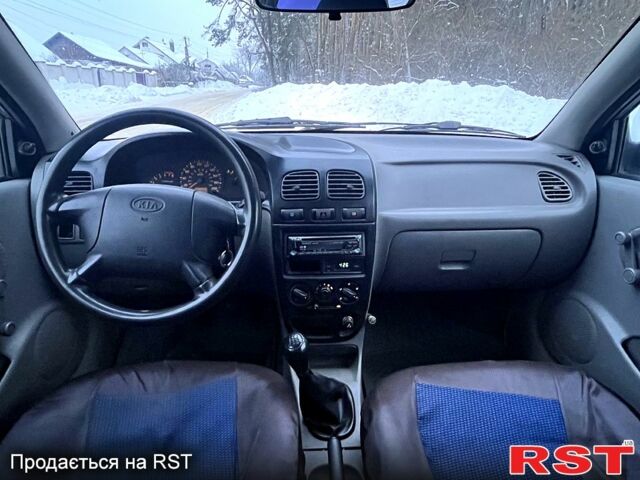 Сірий Кіа Ріо, об'ємом двигуна 1.3 л та пробігом 350 тис. км за 1700 $, фото 7 на Automoto.ua