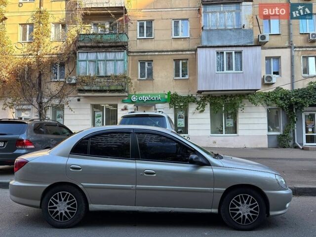 Сірий Кіа Ріо, об'ємом двигуна 1.5 л та пробігом 275 тис. км за 2800 $, фото 1 на Automoto.ua
