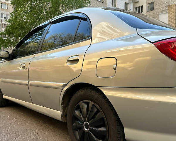 Серый Киа Рио, объемом двигателя 1.5 л и пробегом 268 тыс. км за 3300 $, фото 7 на Automoto.ua