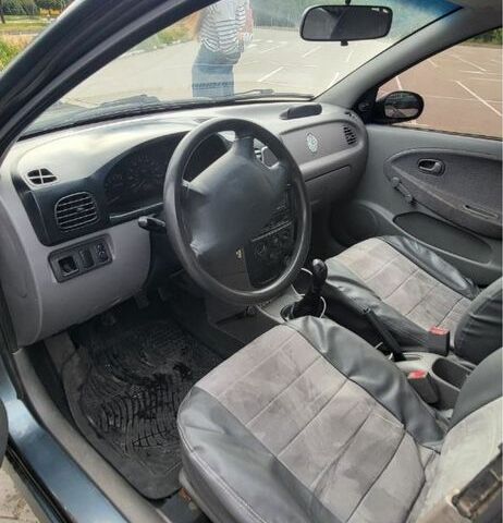 Серый Киа Рио, объемом двигателя 1.3 л и пробегом 250 тыс. км за 2300 $, фото 7 на Automoto.ua