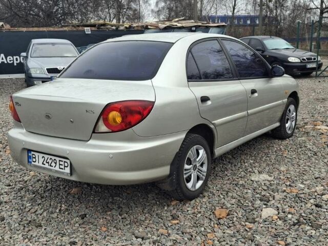 Серый Киа Рио, объемом двигателя 1.3 л и пробегом 230 тыс. км за 2750 $, фото 2 на Automoto.ua