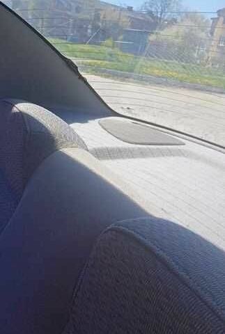 Серый Киа Рио, объемом двигателя 1.3 л и пробегом 330 тыс. км за 1500 $, фото 7 на Automoto.ua