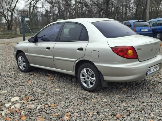 Серый Киа Рио, объемом двигателя 1.3 л и пробегом 230 тыс. км за 2750 $, фото 4 на Automoto.ua