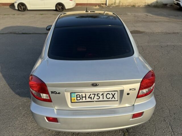 Сірий Кіа Ріо, об'ємом двигуна 1.3 л та пробігом 154 тис. км за 2600 $, фото 4 на Automoto.ua