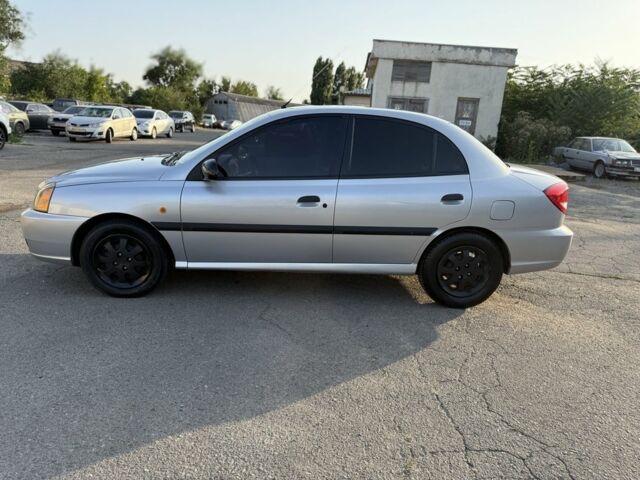 Сірий Кіа Ріо, об'ємом двигуна 1.3 л та пробігом 154 тис. км за 2600 $, фото 3 на Automoto.ua