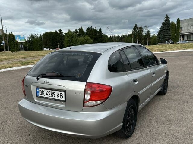 Серый Киа Рио, объемом двигателя 1.3 л и пробегом 180 тыс. км за 2107 $, фото 4 на Automoto.ua