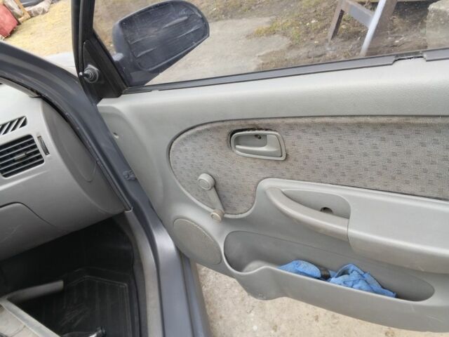 Серый Киа Рио, объемом двигателя 0 л и пробегом 2 тыс. км за 2150 $, фото 1 на Automoto.ua