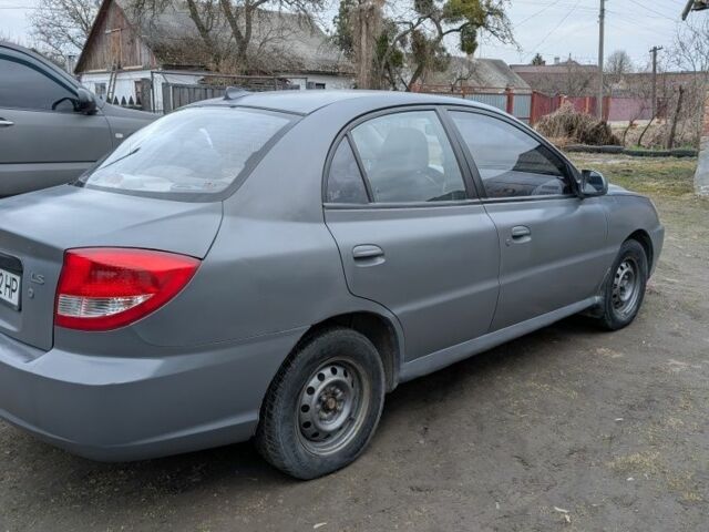 Серый Киа Рио, объемом двигателя 1.3 л и пробегом 200 тыс. км за 1800 $, фото 2 на Automoto.ua