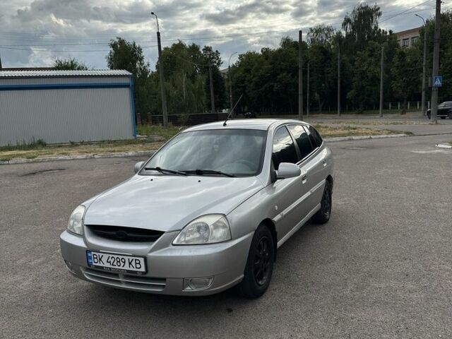 Сірий Кіа Ріо, об'ємом двигуна 1.3 л та пробігом 180 тис. км за 2095 $, фото 2 на Automoto.ua