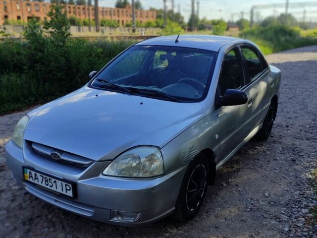 Серый Киа Рио, объемом двигателя 1.3 л и пробегом 300 тыс. км за 1546 $, фото 3 на Automoto.ua