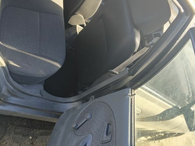 Серый Киа Рио, объемом двигателя 0 л и пробегом 2 тыс. км за 2150 $, фото 6 на Automoto.ua