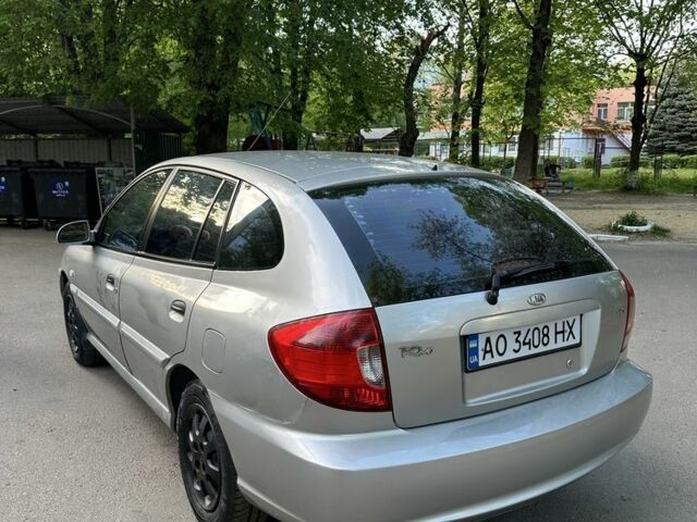 Серый Киа Рио, объемом двигателя 1.3 л и пробегом 150 тыс. км за 2300 $, фото 5 на Automoto.ua