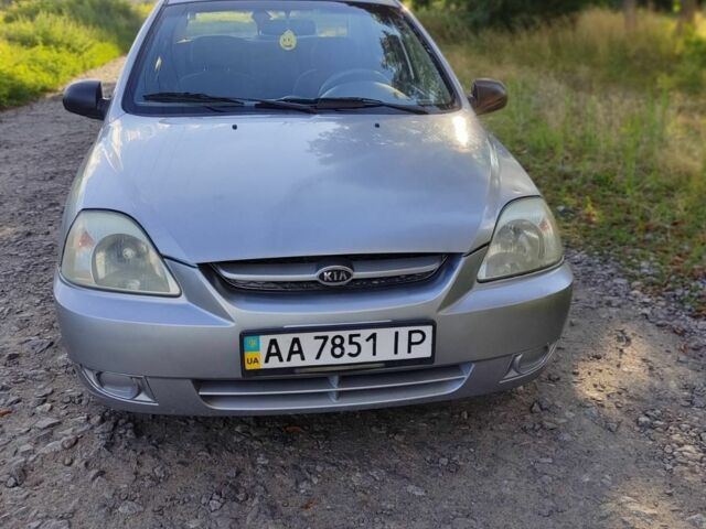 Серый Киа Рио, объемом двигателя 1.3 л и пробегом 300 тыс. км за 1546 $, фото 4 на Automoto.ua