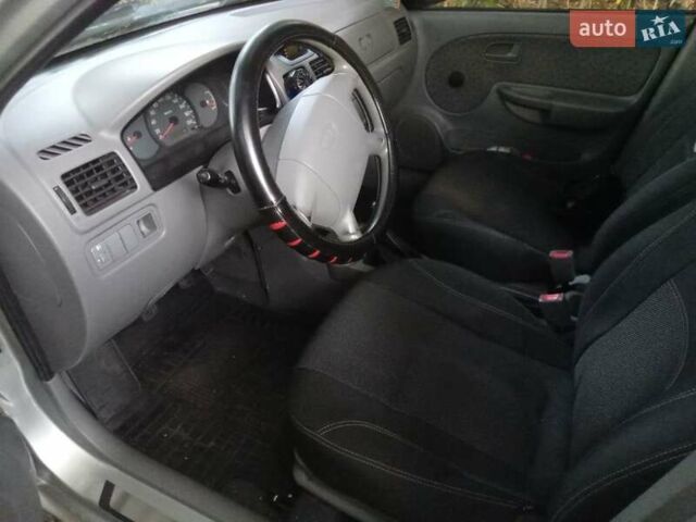 Серый Киа Рио, объемом двигателя 1.34 л и пробегом 299 тыс. км за 2200 $, фото 7 на Automoto.ua