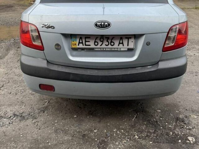 Сірий Кіа Ріо, об'ємом двигуна 1.4 л та пробігом 384 тис. км за 3500 $, фото 3 на Automoto.ua