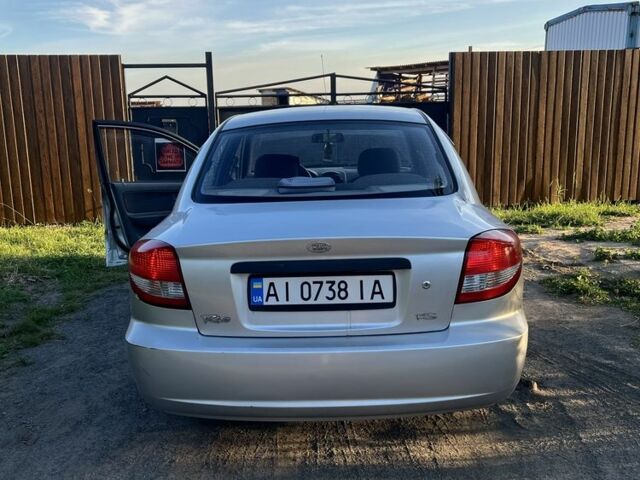 Серый Киа Рио, объемом двигателя 1.5 л и пробегом 255 тыс. км за 1900 $, фото 2 на Automoto.ua
