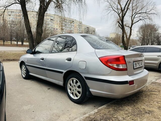 Сірий Кіа Ріо, об'ємом двигуна 1.4 л та пробігом 300 тис. км за 2300 $, фото 6 на Automoto.ua