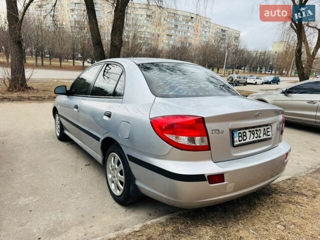Сірий Кіа Ріо, об'ємом двигуна 1.4 л та пробігом 300 тис. км за 2300 $, фото 7 на Automoto.ua
