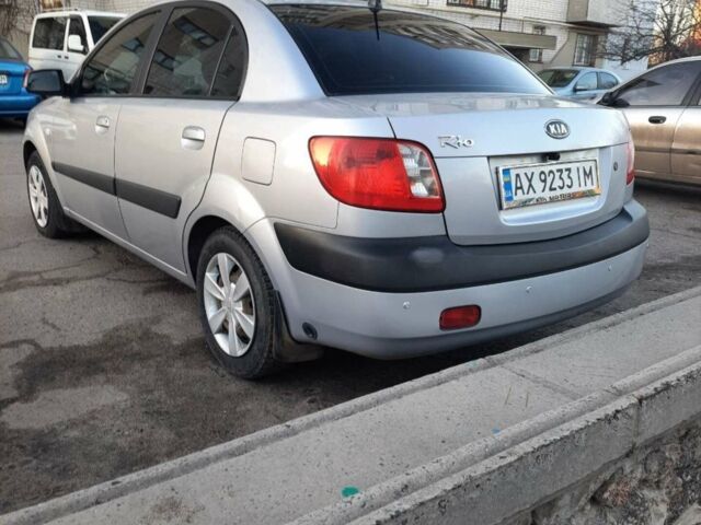 Сірий Кіа Ріо, об'ємом двигуна 1.4 л та пробігом 177 тис. км за 5400 $, фото 7 на Automoto.ua