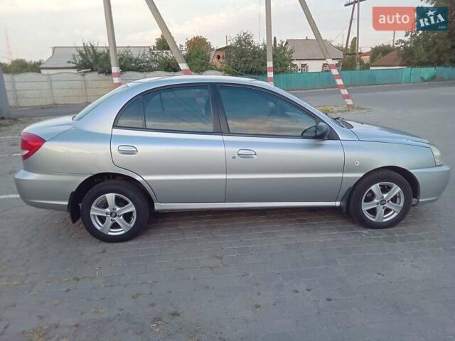 Сірий Кіа Ріо, об'ємом двигуна 1.34 л та пробігом 285 тис. км за 3500 $, фото 6 на Automoto.ua