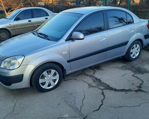 Серый Киа Рио, объемом двигателя 1.4 л и пробегом 177 тыс. км за 5400 $, фото 6 на Automoto.ua