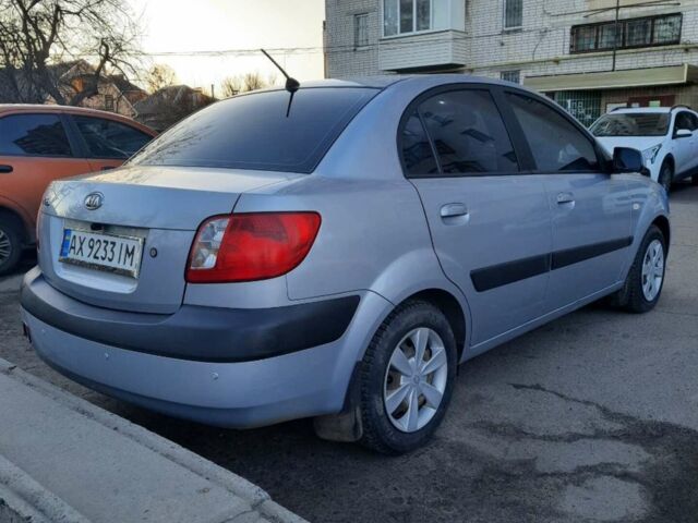Сірий Кіа Ріо, об'ємом двигуна 1.4 л та пробігом 177 тис. км за 5400 $, фото 8 на Automoto.ua