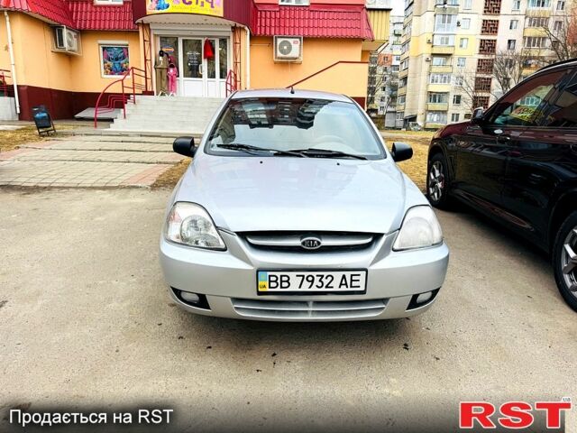 Серый Киа Рио, объемом двигателя 1.4 л и пробегом 300 тыс. км за 2300 $, фото 4 на Automoto.ua
